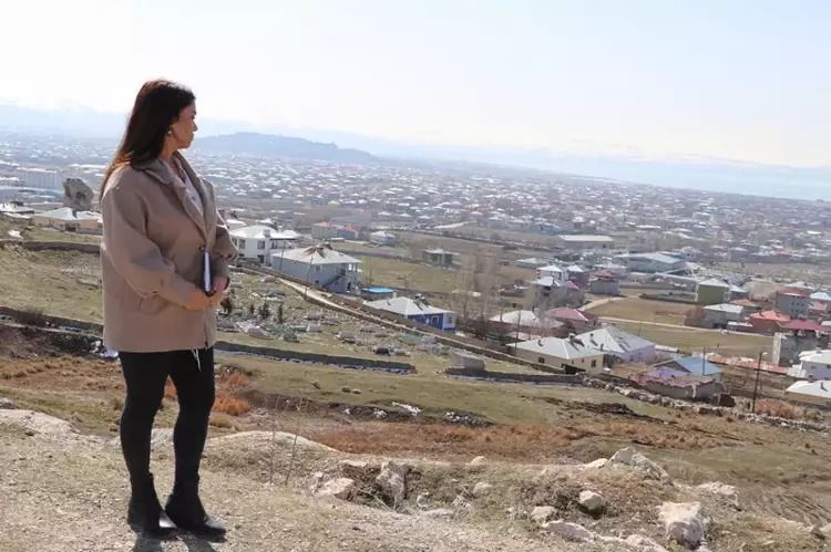 Van'da kadın muhtar adayı Leyla Bağlık, 22 erkek adaya karşı yarışacak 9