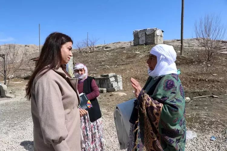 Van'da kadın muhtar adayı Leyla Bağlık, 22 erkek adaya karşı yarışacak 6