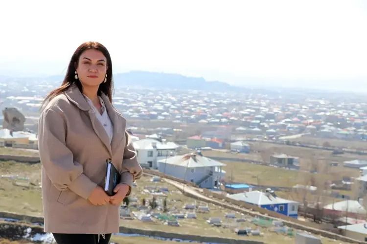 Van'da kadın muhtar adayı Leyla Bağlık, 22 erkek adaya karşı yarışacak 3