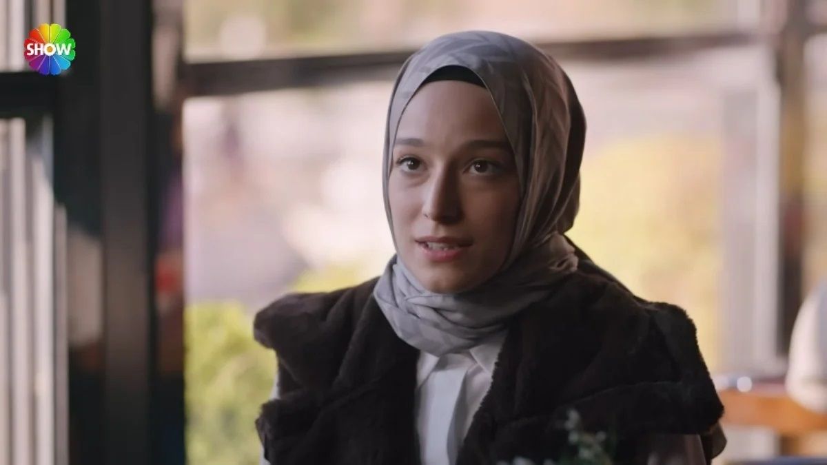 Kızılcık Şerbeti dizisinde beklenmedik ayrılık! İki oyuncu diziye veda ediyor 3