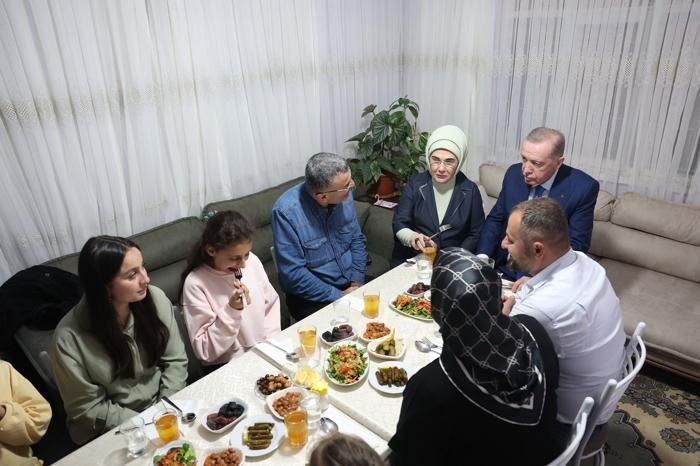 Başkan Erdoğan'dan Taş ailesine ziyaret: İftarda konuk oldu 3