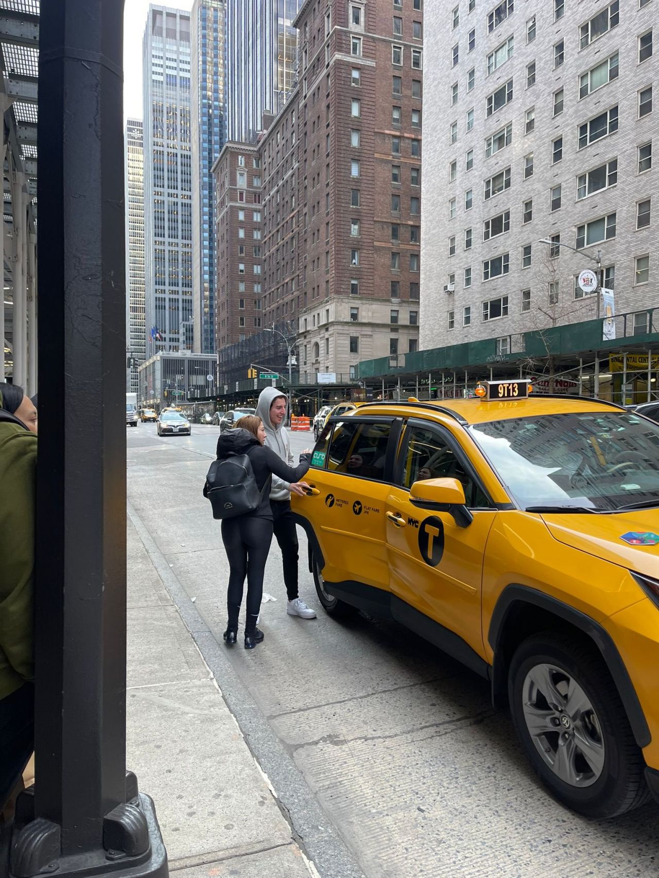 ABD'ye kaçan Eylem Tok ve oğlu New York'ta görüntülendi: Rahat tavırları dikkat çekti 2