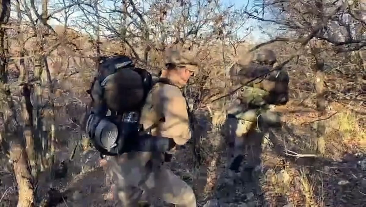 PKK'lı teröristlerin kullandığı 11 sığınak ve 2 depo imha edildi 7