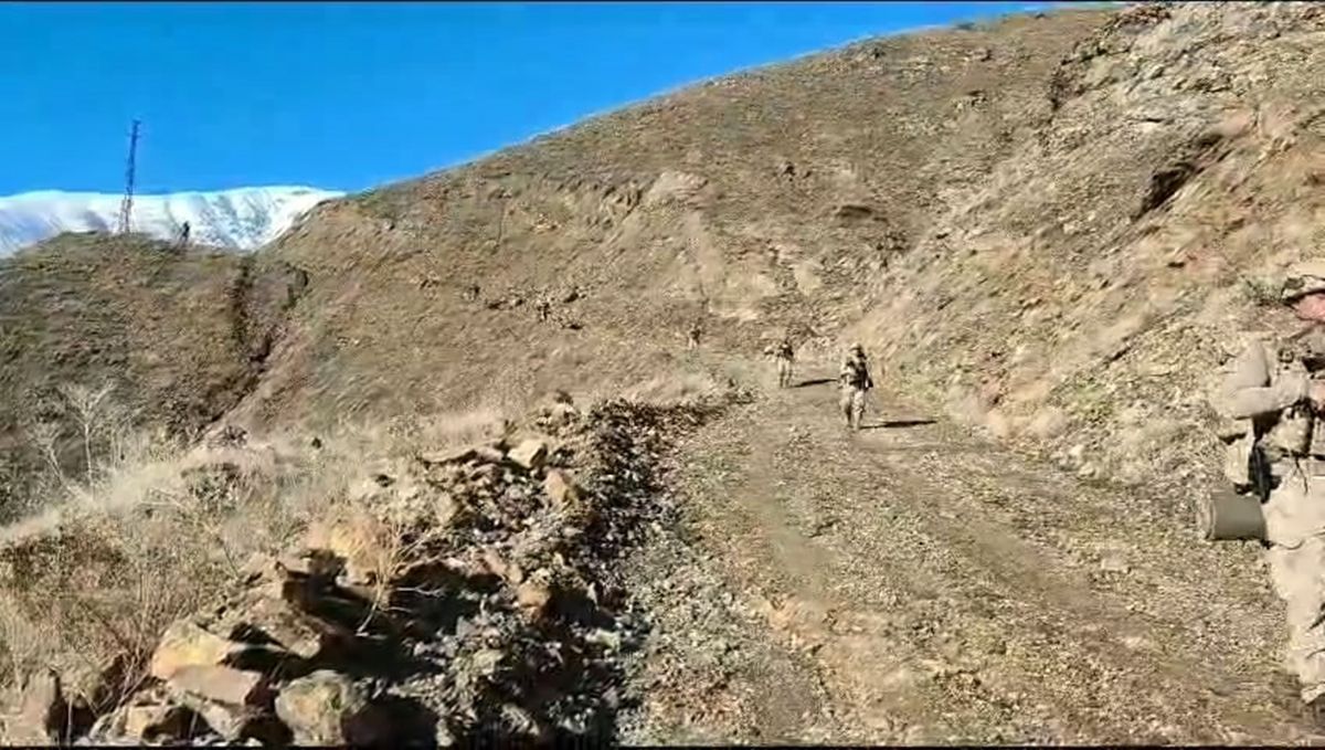 PKK'lı teröristlerin kullandığı 11 sığınak ve 2 depo imha edildi 8