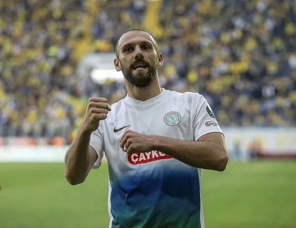 Yıllar sonra gelen ve herkesi şok eden itiraf: "Vedat Muriqi Galatasaray yerine Fenerbahçe'ye transfer olduğu için ağlaya ağlaya gitti! Başkan bizzat 'Seni PAF takımına yollarım 1 sene orda oynarsın' diye 6