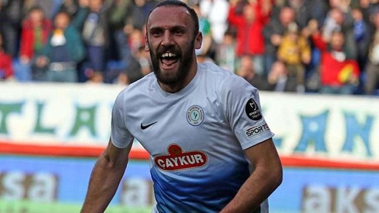 Yıllar sonra gelen ve herkesi şok eden itiraf: "Vedat Muriqi Galatasaray yerine Fenerbahçe'ye transfer olduğu için ağlaya ağlaya gitti! Başkan bizzat 'Seni PAF takımına yollarım 1 sene orda oynarsın' diye 2