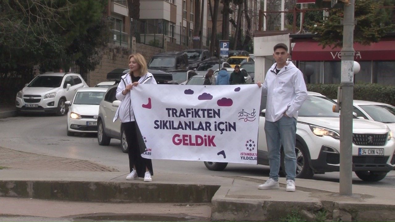 Kadıköy trafiğinde "moonwalk" dansı 4