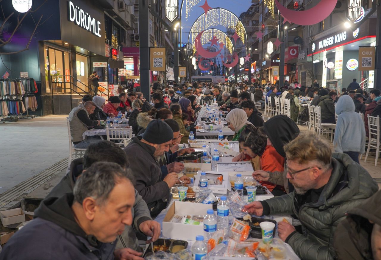 Bağcılar Belediyesi'nden Ramazan ayı boyunca sürecek etkinlikler için dev plato! 17