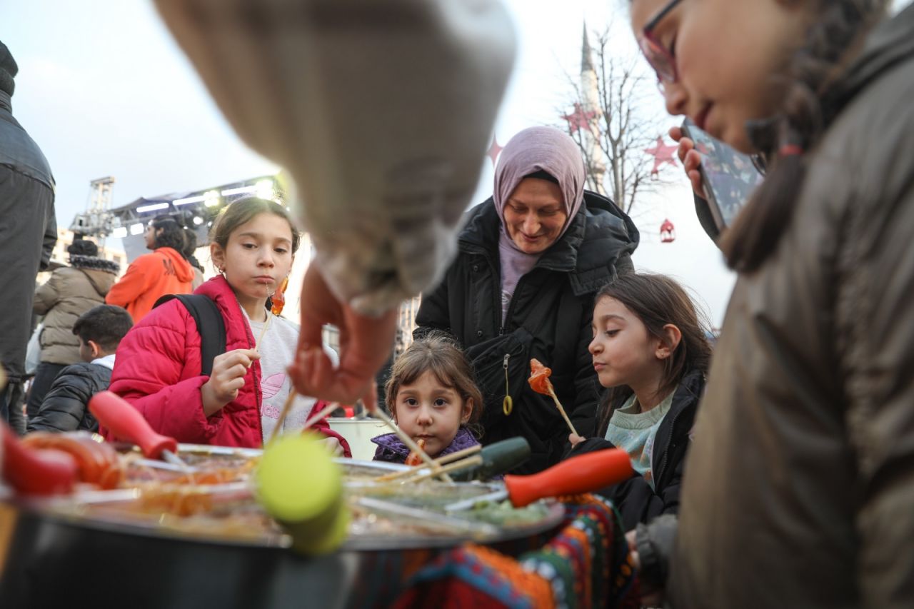 Bağcılar Belediyesi'nden Ramazan ayı boyunca sürecek etkinlikler için dev plato! 9