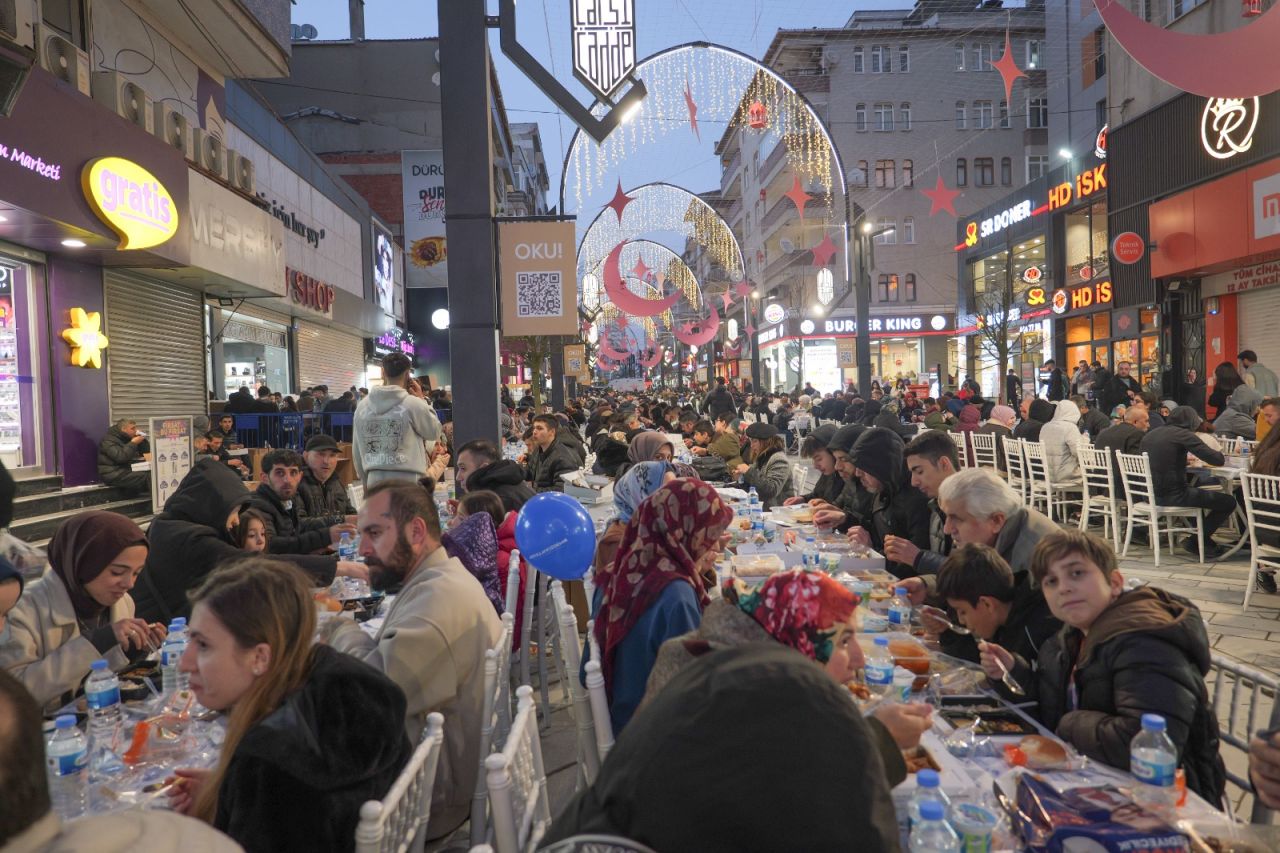 Bağcılar Belediyesi'nden Ramazan ayı boyunca sürecek etkinlikler için dev plato! 20