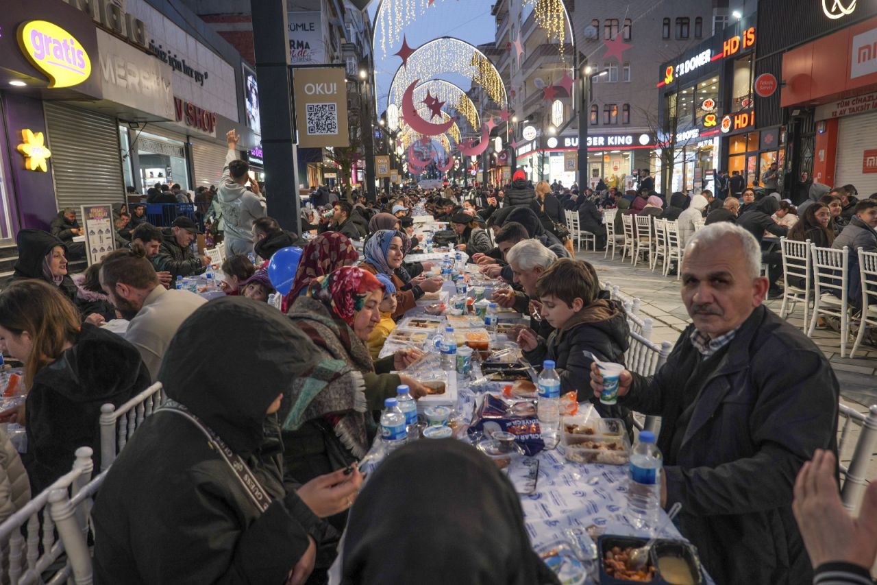Bağcılar Belediyesi'nden Ramazan ayı boyunca sürecek etkinlikler için dev plato! 21
