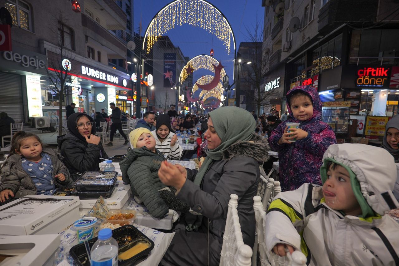 Bağcılar Belediyesi'nden Ramazan ayı boyunca sürecek etkinlikler için dev plato! 18