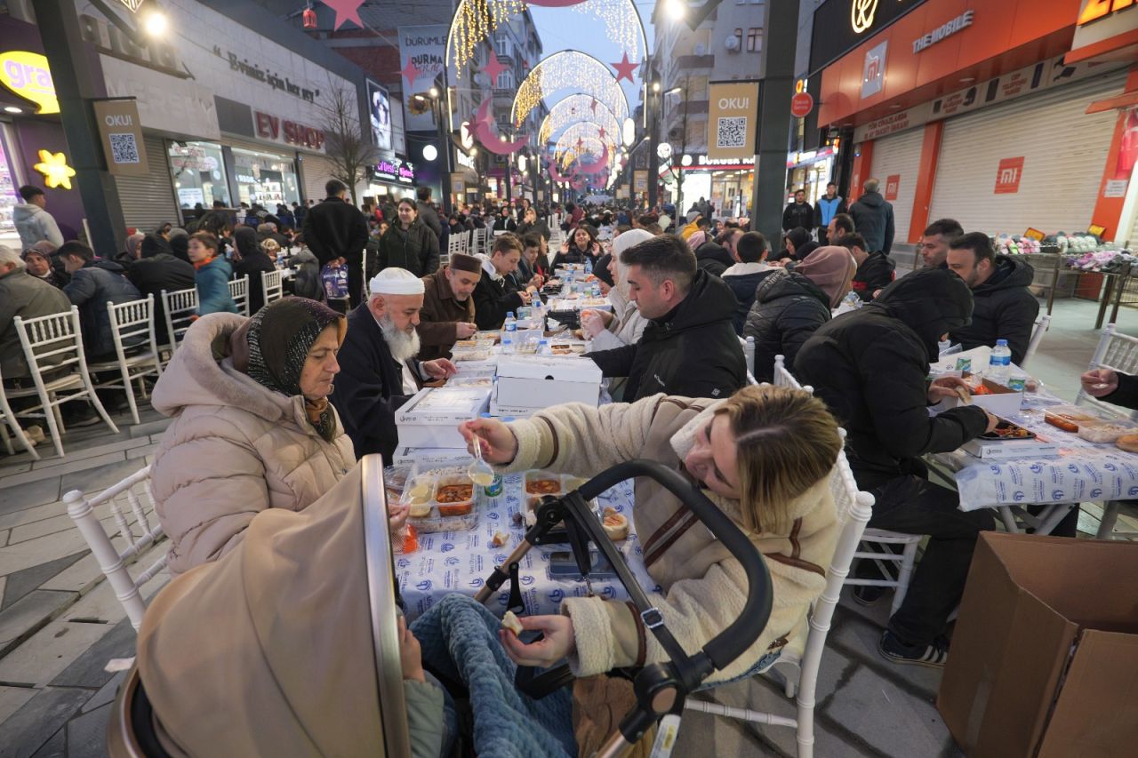 Bağcılar Belediyesi'nden Ramazan ayı boyunca sürecek etkinlikler için dev plato! 23