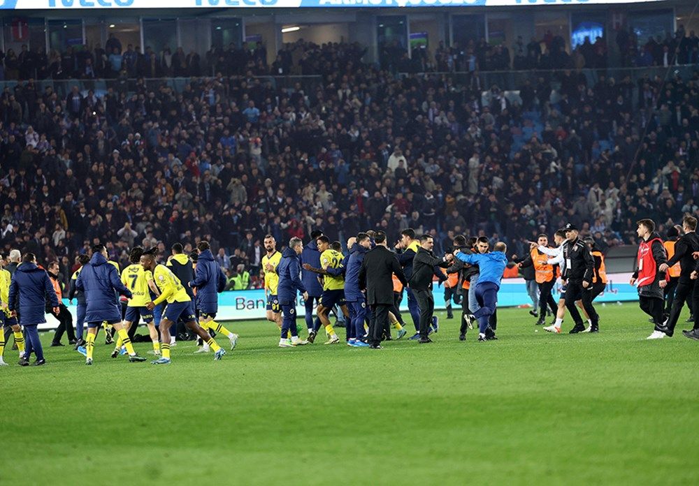 Trabzon'da çarşı pazar karıştı, kıyamet koptu! İşte kare kare o anlar... 38