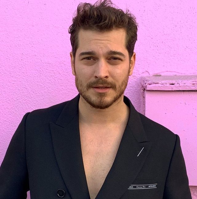 Hande Erçel'den takipçi rekoru! 8 Hollywood yıldızını geride bıraktı 11