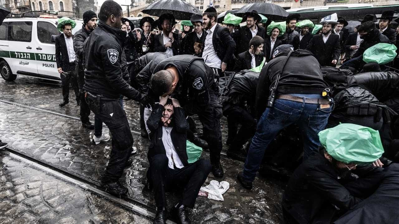 İsrail'de 'zorunlu askerlik karşıtı Yahudilerin' eylemine müdahale 10