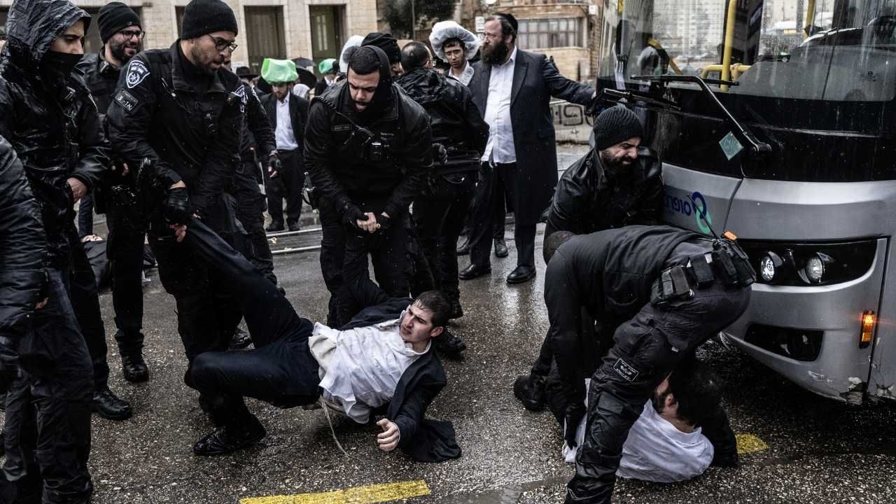 İsrail'de 'zorunlu askerlik karşıtı Yahudilerin' eylemine müdahale 6
