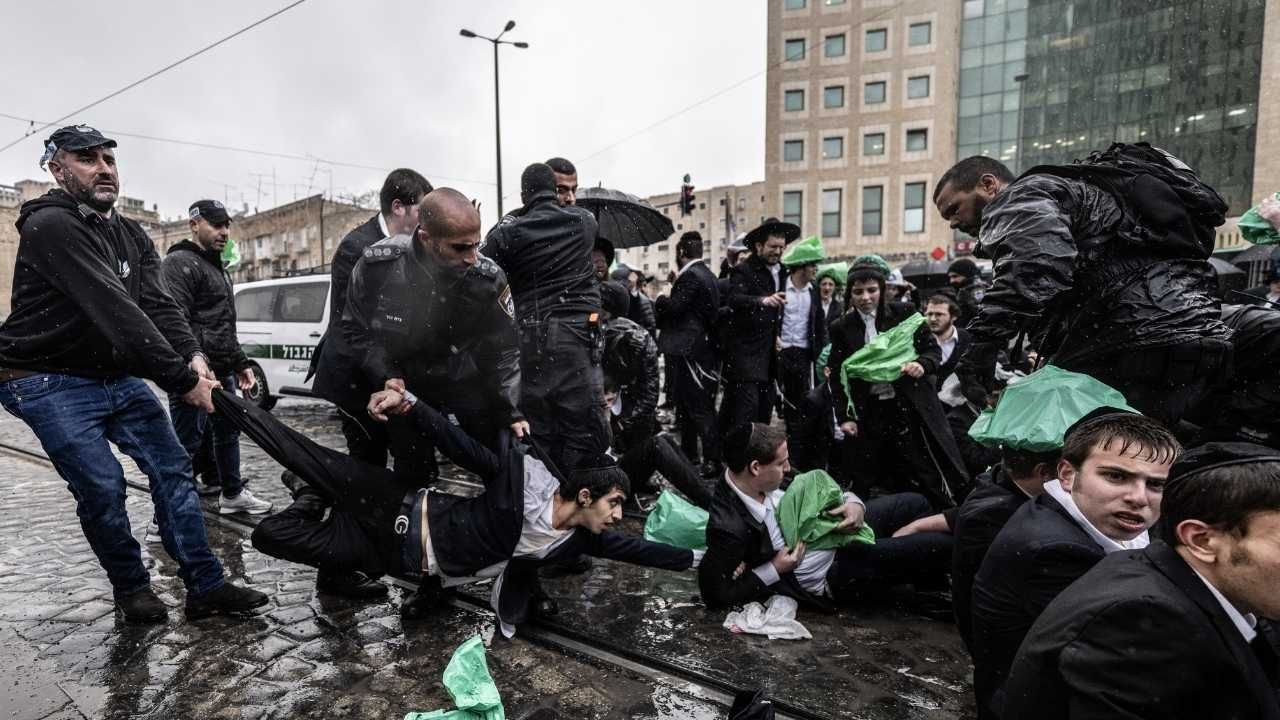 İsrail'de 'zorunlu askerlik karşıtı Yahudilerin' eylemine müdahale 9