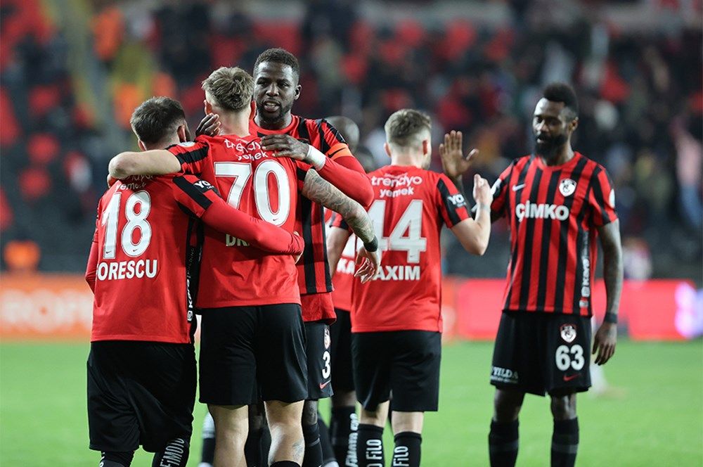 Galatasaray kan kaybetti, Fenerbahçe rakibini geçip fark attı! Süper Lig'in en değerli takımı belli oldu: Zirve el değiştirdi 5