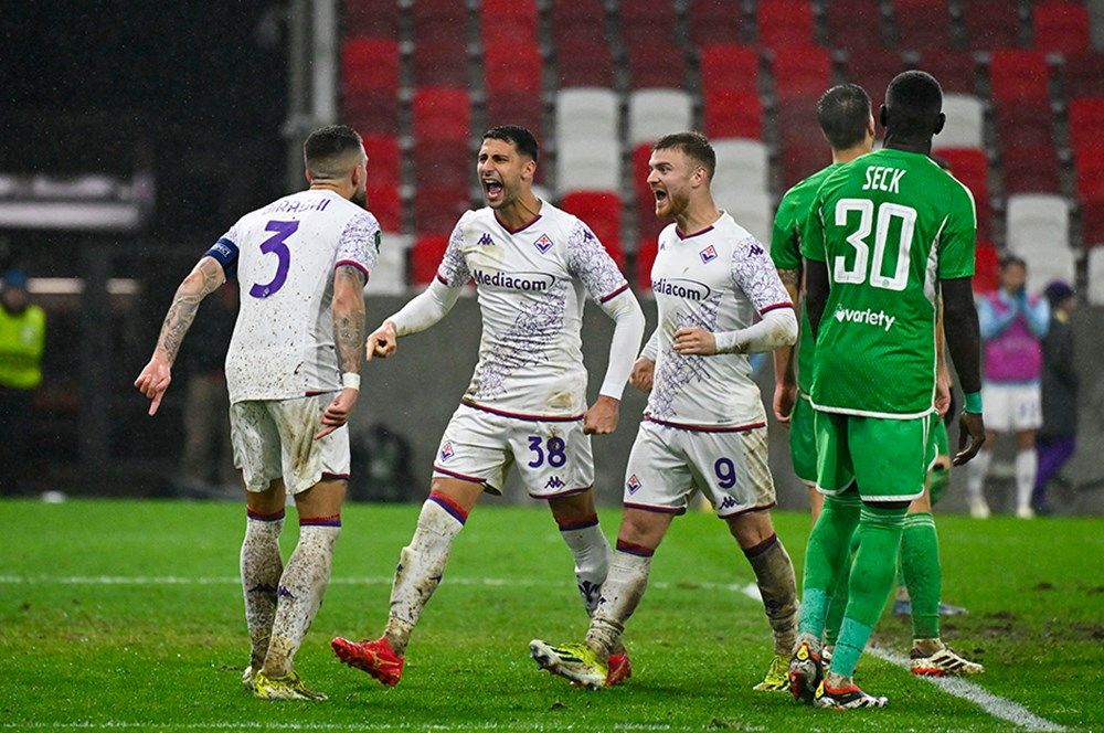 Avrupa kupalarında bu senenin en iyi takımları açıklandı: Fenerbahçe, Arsenal, Barcelona ve Milan gibi devleri sollayarak geride bıraktı! 14