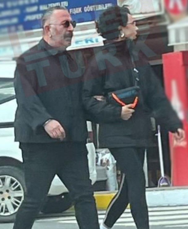 Cem Yılmaz, genç sevgilisiyle ilk kez görüntülendi! 2