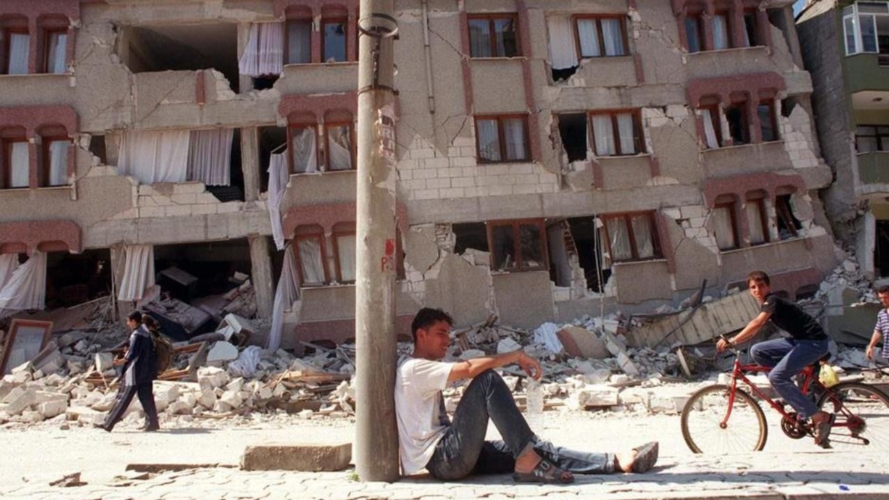 The Economist'e göre İstanbul seçimlerinin belirleyici unsuru “depreme hazırlık” 6