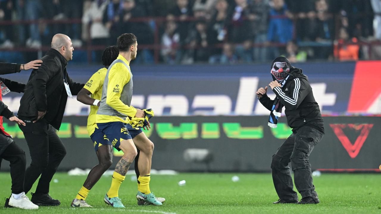 Eski başkandan Fenerbahçe’ye çok ağır sözler: “FETÖ ile siz kol kolaydınız! 2011’de çaldınız şampiyonluğumuzu, Allah belanızı verdi! Senin futbolcun futbolcu değil boks takımının sporcusu!” 1
