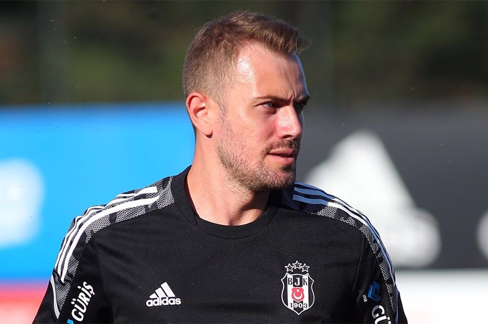 Hakan Çalhanoğlu ve Kenan Yıldız listeye damgasını vurdu! Herkes bu yıldızların peşinde: İşte A Milli Takım'ın aday kadrosundaki en değerli futbolcular... 5