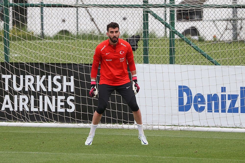 Hakan Çalhanoğlu ve Kenan Yıldız listeye damgasını vurdu! Herkes bu yıldızların peşinde: İşte A Milli Takım'ın aday kadrosundaki en değerli futbolcular... 4