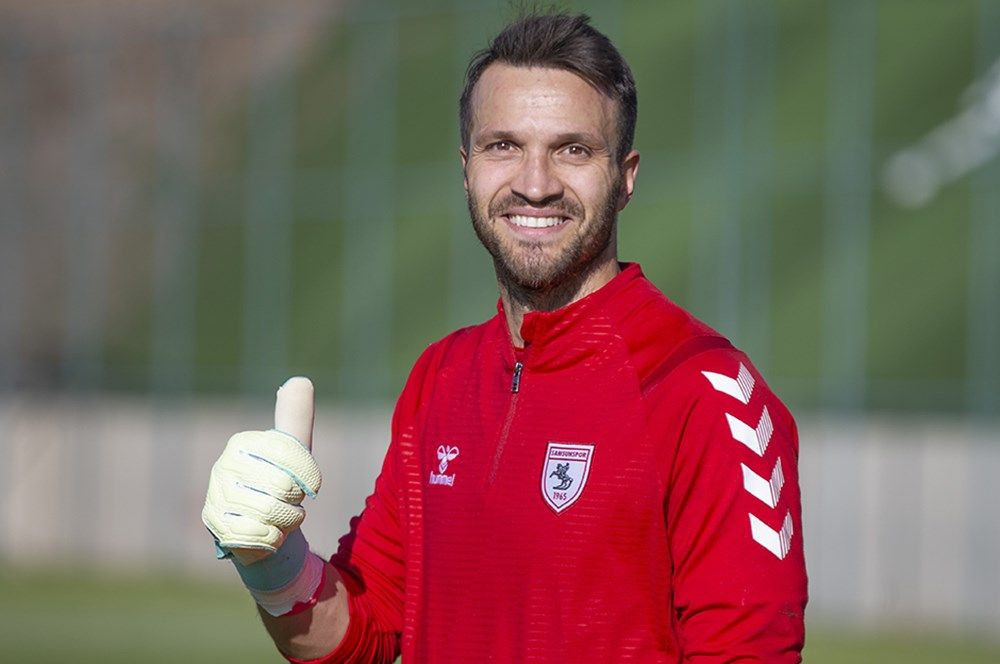 Hakan Çalhanoğlu ve Kenan Yıldız listeye damgasını vurdu! Herkes bu yıldızların peşinde: İşte A Milli Takım'ın aday kadrosundaki en değerli futbolcular... 3