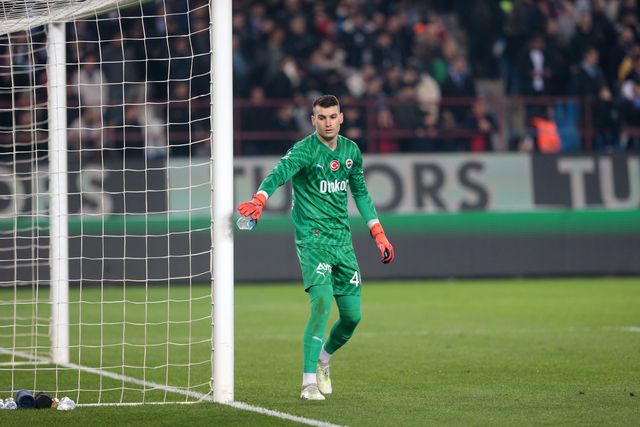 Fenerbahçe'de büyük şok! Takımın yıldızından isyan: "Benim için burası bitti. Ayrılmak istiyorum" Araya giren teknik heyet ve futbolcular krizi önledi 1
