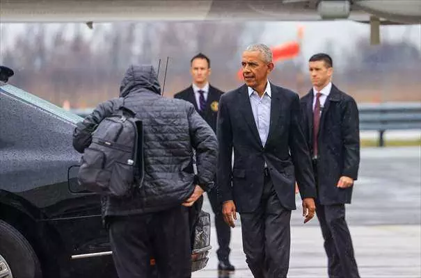 New York caddelerinde görülmemiş olay! 20 kum dolu kamyonla Joe Biden'ı korudular... 26