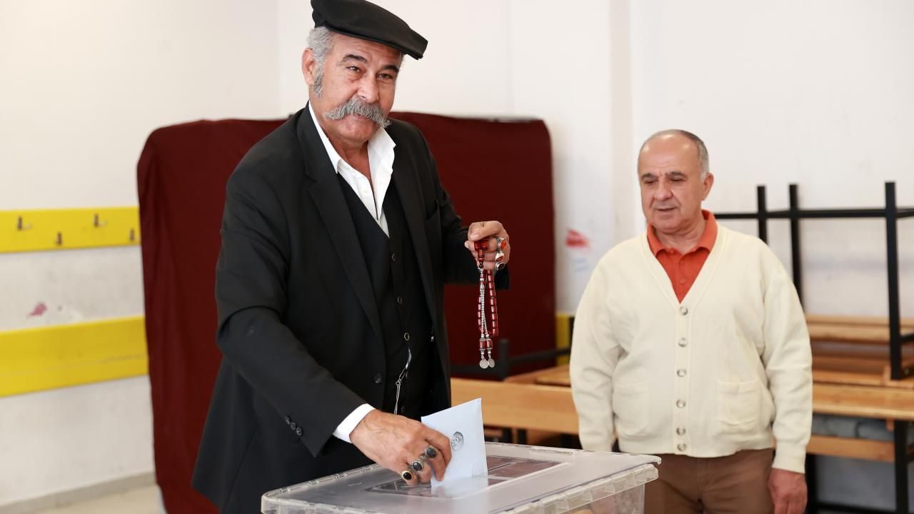 Kral olan da var, astronot olan da! İşte sandık başından renkli kareler 7