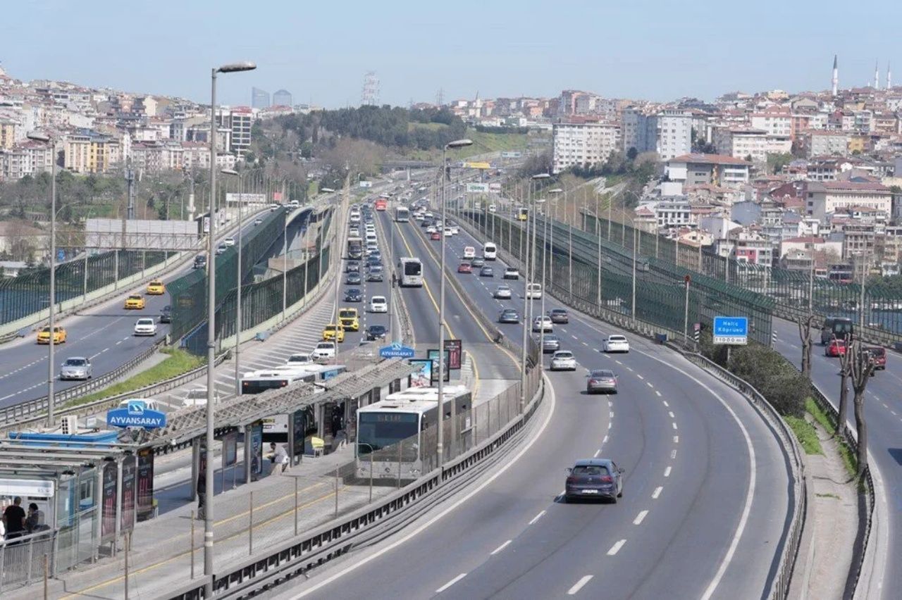 Yollar bomboş! İstanbul trafiğinde seçim sakinliği 3