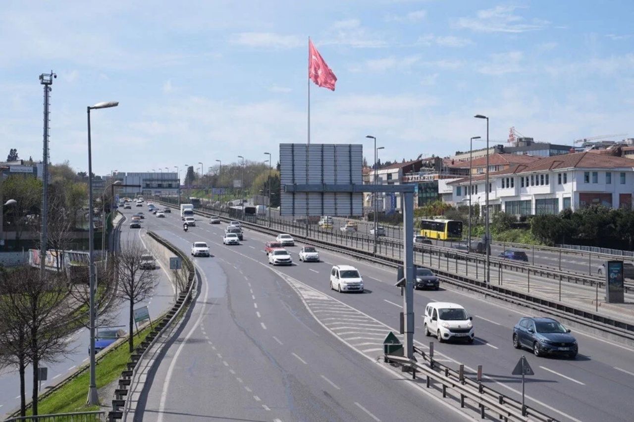 Yollar bomboş! İstanbul trafiğinde seçim sakinliği 5