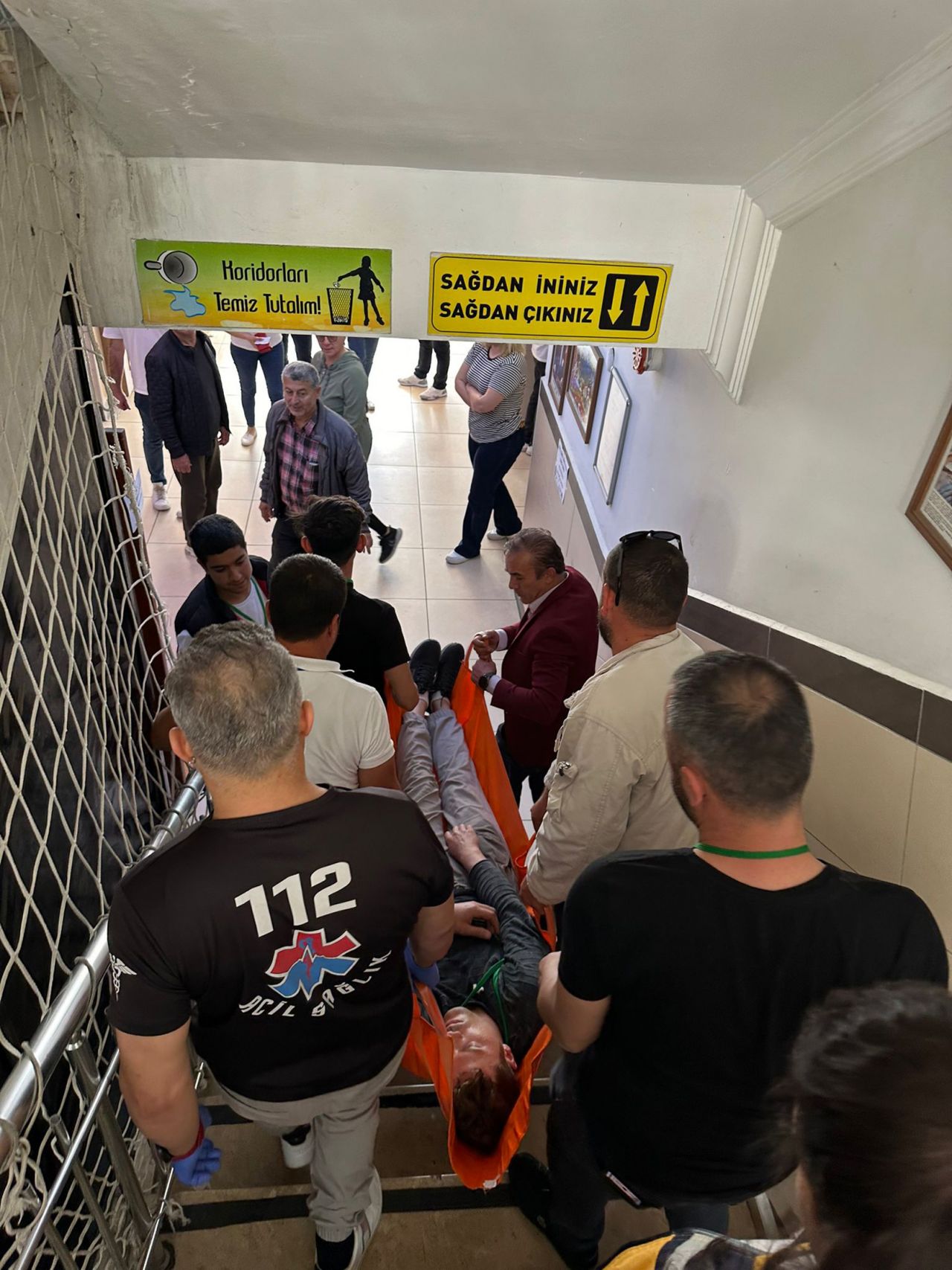 Rahatsızlanan müşahide ilk müdahaleyi doktor başkan adayı yaptı 4