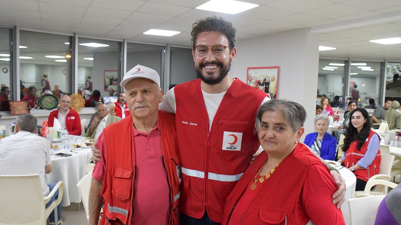 Kızılay Genel Başkanı Yılmaz ve İtalyan şef Danilo, Düzce'de huzurevi sakinleriyle iftar yaptı 3