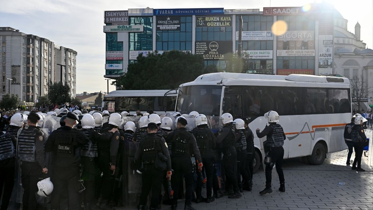 Esenyurt'ta izinsiz gösteri! Polisin uyarılarına rağmen dağılmadılar 2