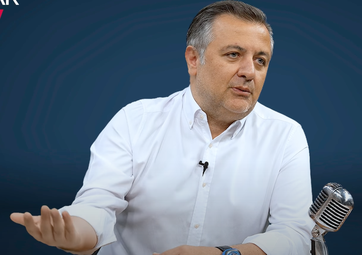 “Jayden Oosterwolde’nin müdahalesi dışarıda başlayıp içerde devam ediyor. Penaltı ve kırmızı kart verilmeliydi! Benim ‘hissiyatım’ böyle!” 2