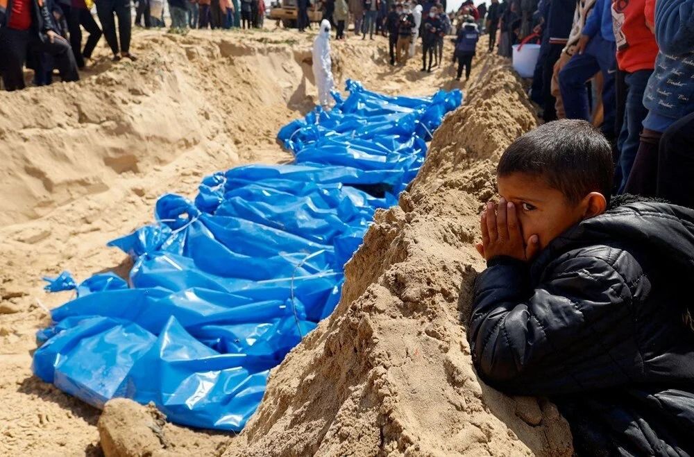 İsrail, 7 Ekim'den bu yana Gazze'yi aralıksız şekilde bombalıyor. Gazze'de her saat 4 çocuk öldürülüyor 2