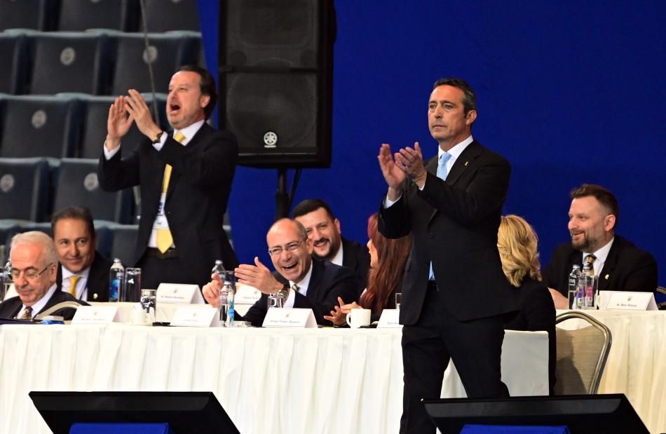Fenerbahçe'nin Süper Kupa'daki Galatasaray maçı için planları ortaya çıktı! U19 takımının yapacağı 4 farklı seçenek var: Maçın 90 dakika oynanmaması kesinleşti 4