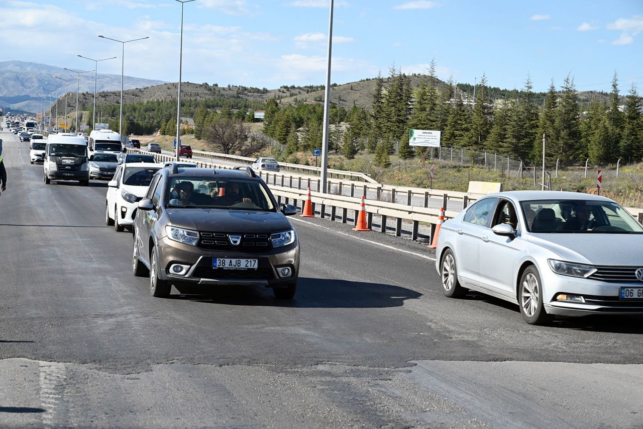 İstanbul'da trafik yoğunluğu yaşanıyor! İşte son durum! 7