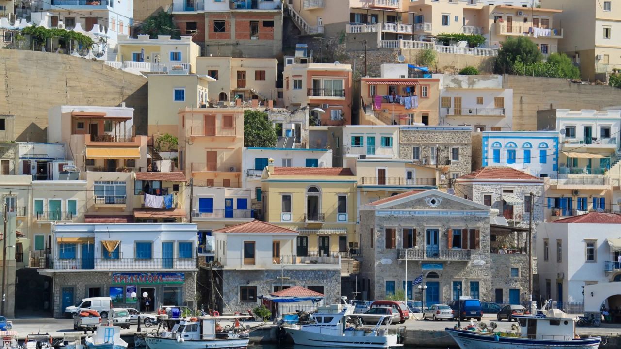 Yunanistan için yeni karar: 5 adaya daha kapıda vize verilecek 4