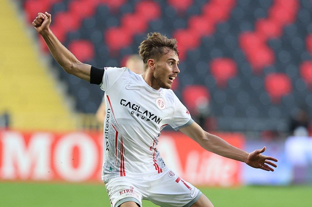İşte Türkiye'nin futbolcu fabrikası şehirleri! Bursa ve İzmir listeye damga vurdu: İstanbul 90 milyon euro ile lider durumda... 4