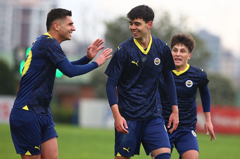 Fenerbahçe'den tarihe geçen karar: Bir günde iki maça çıkacaklar! 6