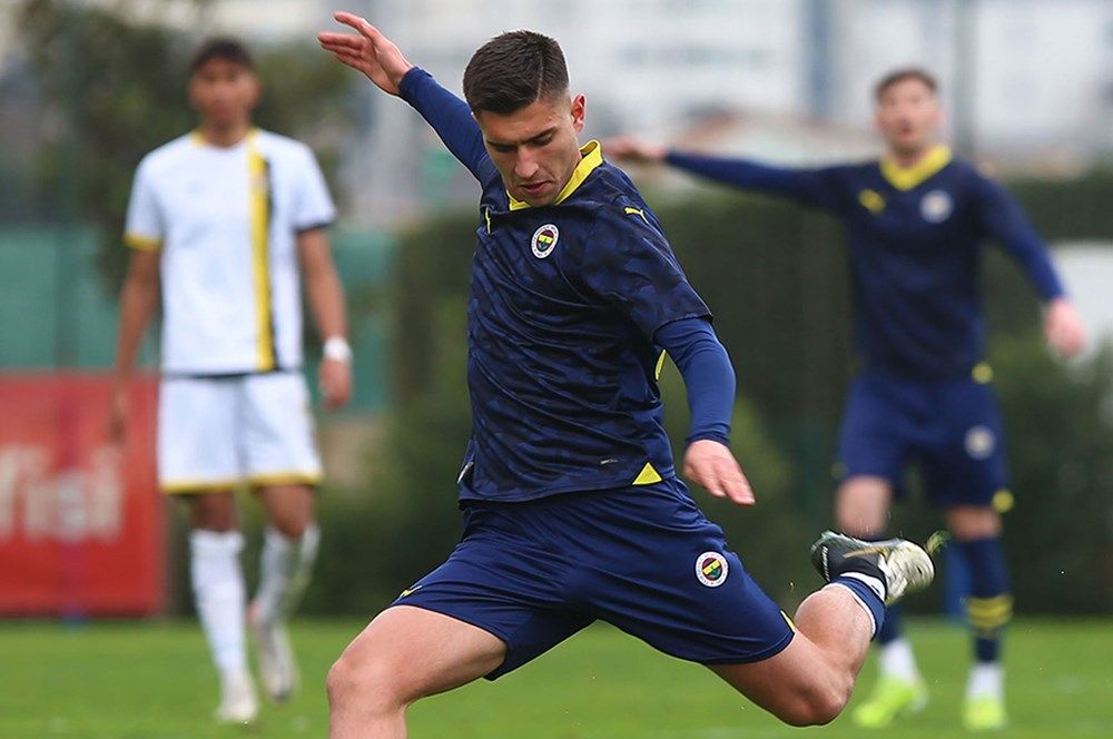 Fenerbahçe'den tarihe geçen karar: Bir günde iki maça çıkacaklar! 3