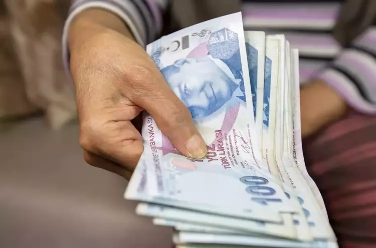 Milyonlar bekliyordu! Kademeli emeklilikte yeni düzen: İşte EYT'den sonra yaş ve prim detayı... 11
