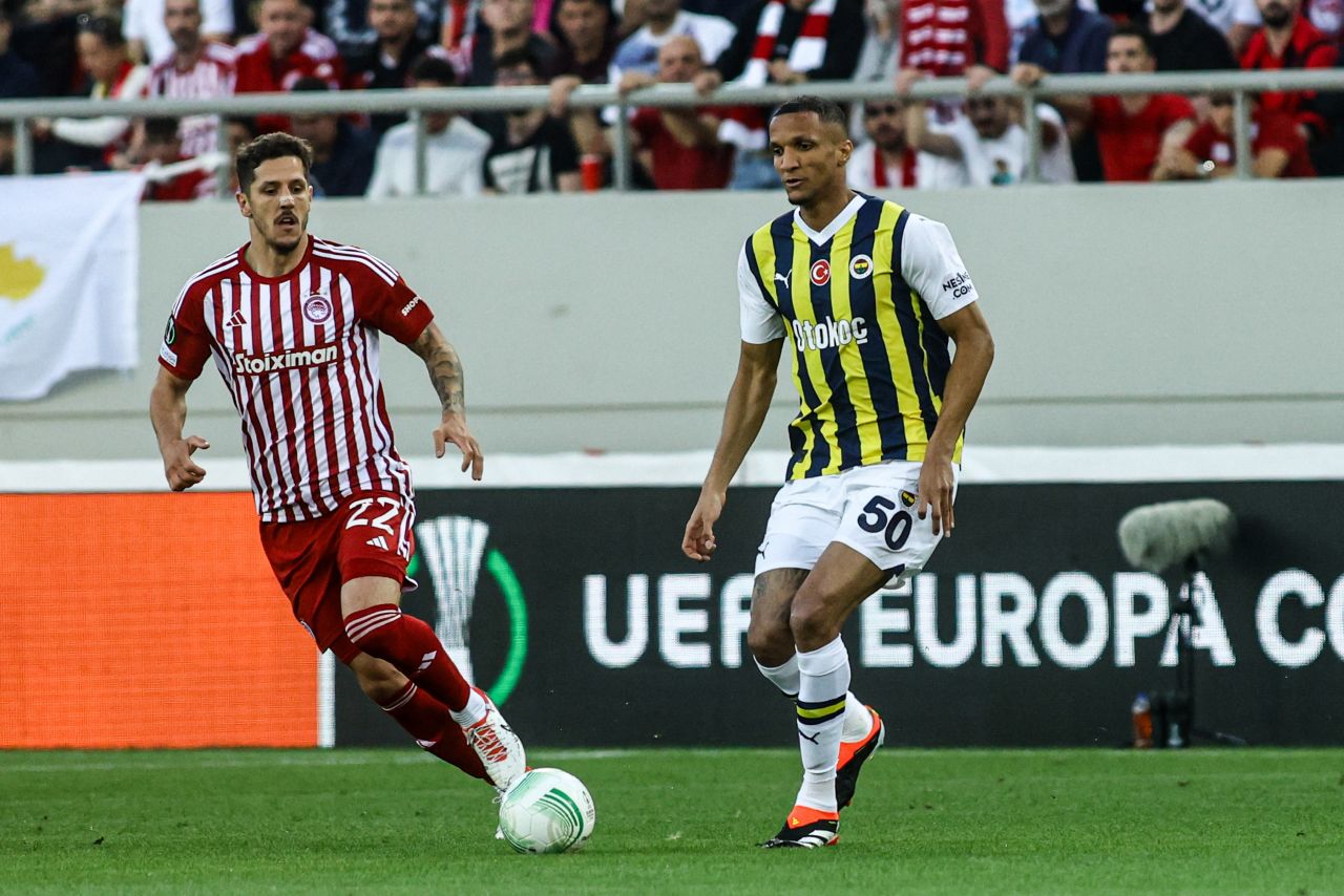 Fenerbahçeli Edin Dzeko'dan Türk bayraklı tepki! 2