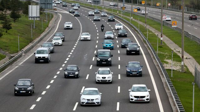 Otoyollarda tatil dönüşü hareketliliği! İşte yoğunluk yaşanan noktalar 1