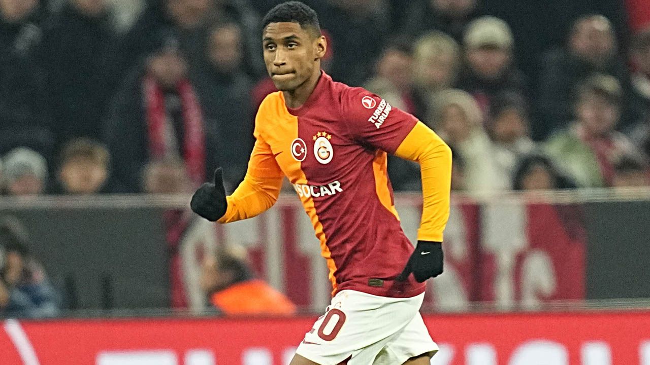 Galatasaray'ın başına talih kuşu kondu! Kadronun istenmeyen adamı, taraftarın belalısına ülkesinden 8 milyon euroluk teklif geldi 7